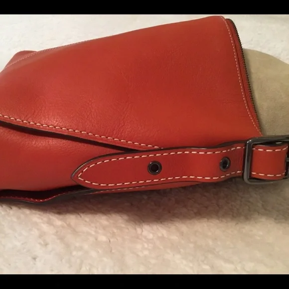 Coach G1792 Shoulder Duffle - Picture 5 of 8